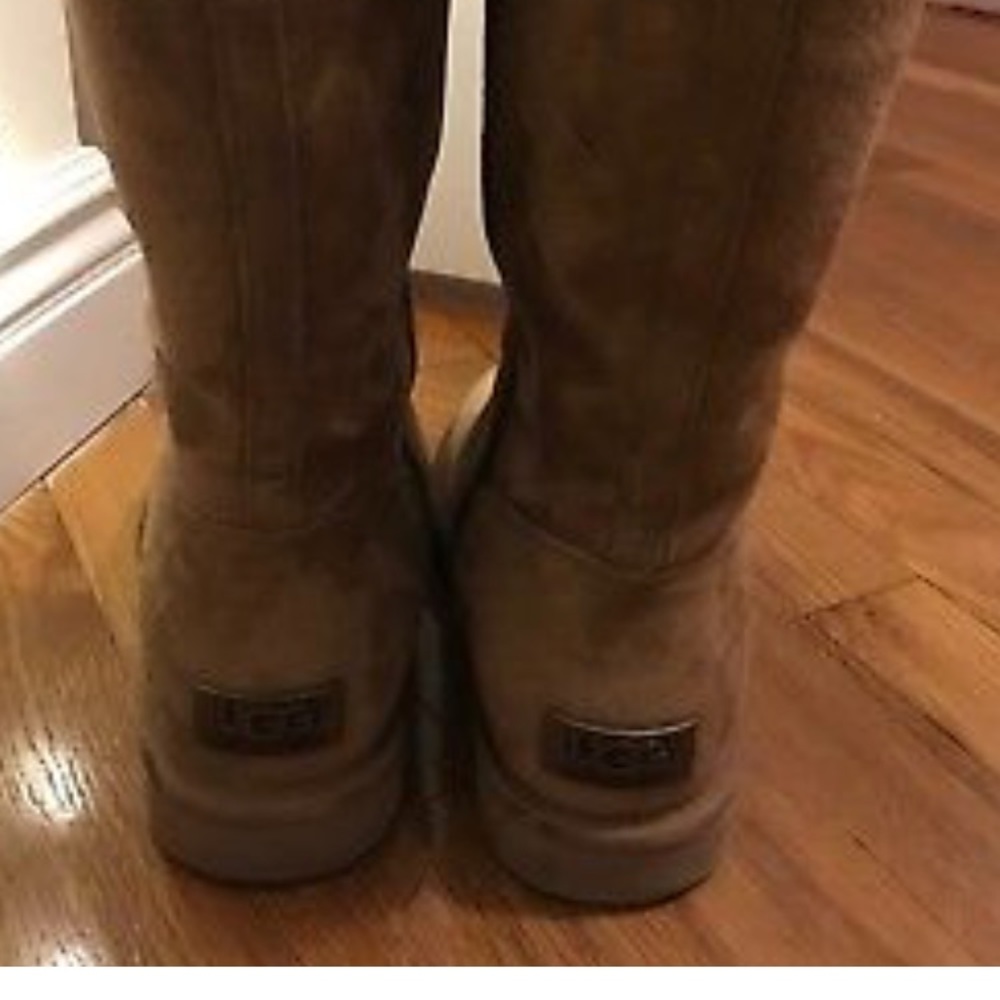 Ugg tall chestnut size 7 with zipper .. as NEW